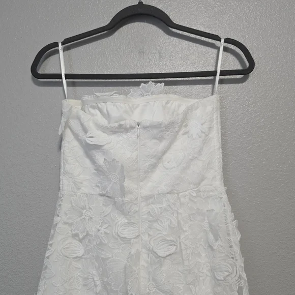 🎀$20 SALE🎀NWT Lulu's Elevated Sensation White 3D Floral Embroidered Midi Dress - Picture 5 of 8